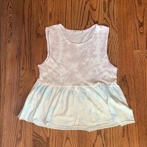 Free people boho chic top w ruffled bottom 💙💜🤍